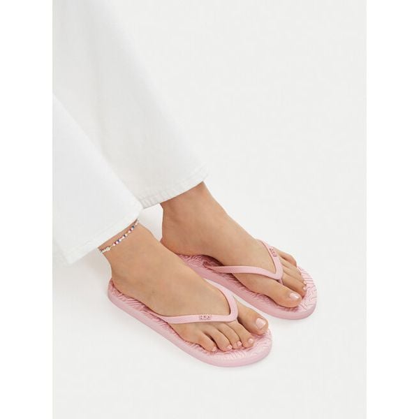 Japonki Roxy. Czerwone klapki damskie Roxy, bez wzorów, bez obcasa. Za 69.99 zł.