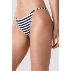 NA-KD Swimwear Dół bikini z cienkim paseczkiem - White,Multicolor. Bikini damskie marki NA-KD Swimwear. Za 32.00 zł.