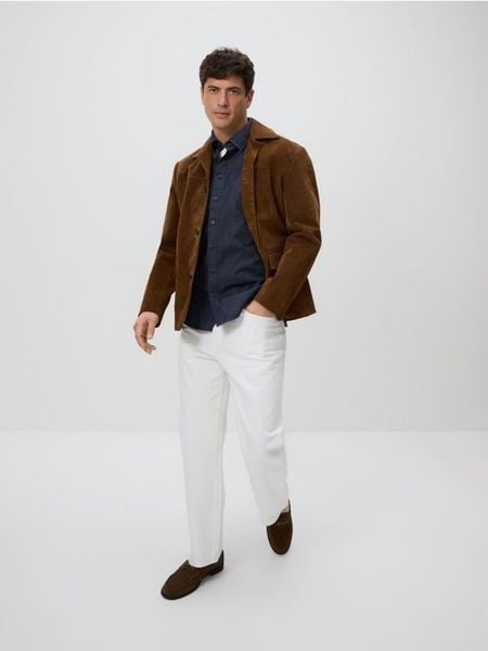 Jeansowa koszula slim fit - granatowy. Niebieskie koszule męskie Reserved, l, bez wzorów, z denimu, bez kołnierzyka, bez ramiączek. W wyprzedaży za 89.99 zł.