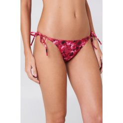 NA-KD Swimwear Dół bikini Rose Triangle - Pink,Multicolor. Bikini damskie marki NA-KD Swimwear. W wyprzedaży za 11.97 zł.