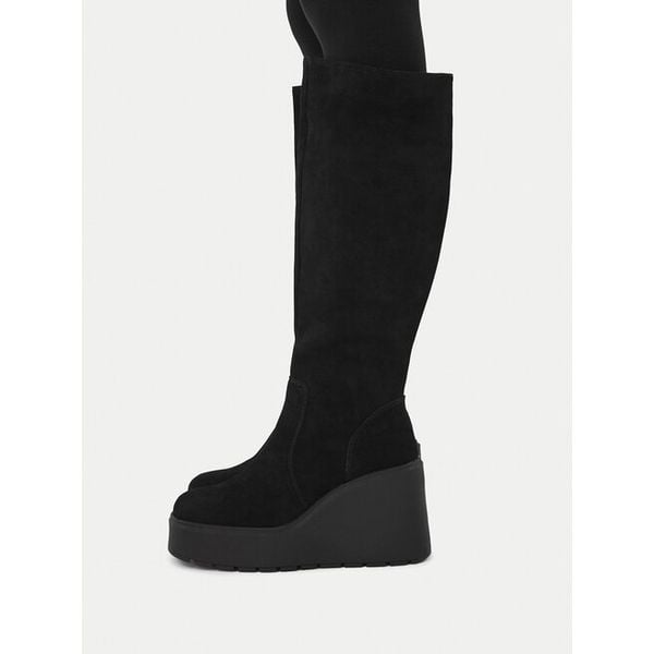 Kozaki Badura. Czarne kozaki damskie Badura, bez obcasa, na koturnie. Za 349.99 zł.