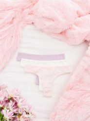 Majtki stringi 3 pack - wielobarwny. Stringi damskie Sinsay, l, bez wzorów, z bawełny. Za 11.99 zł.