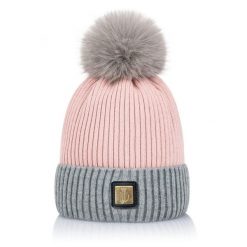 Czapka z pomponem JD ATTACK Bella. Czerwone czapki i kapelusze damskie JD ATTACK, bez wzorów, sportowe. Za 129.00 zł.