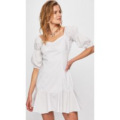 Glamorous - Sukienka. Białe sukienki damskie Glamorous, l, bez wzorów, z bawełny, casualowe, bez kołnierzyka, bez ramiączek. W wyprzedaży za 139.90 zł.