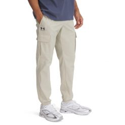 Spodnie Mężczyzna UNDER ARMOUR UA VIBE WOVEN CARGO PANTS. Brązowe krótkie spodenki sportowe męskie Under Armour, m, bez wzorów. Za 358.95 zł.