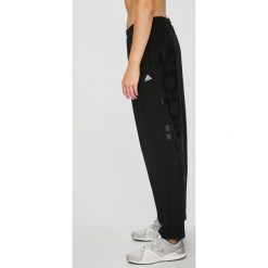 Adidas Performance - Spodnie. Szare spodnie sportowe damskie adidas Performance. W wyprzedaży za 159.90 zł.