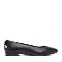 Baleriny Lasocki. Czarne baleriny damskie Lasocki, bez wzorów, bez obcasa. Za 179.99 zł.