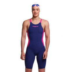 Strój kąpielowy startowy damski Funkita Apex Viper Tidal Blast. Czerwone kostiumy jednoczęściowe damskie FUNKITA, l, bez wzorów, z dzianiny, wakacyjne, na fitness i siłownię. Za 368.95 zł.