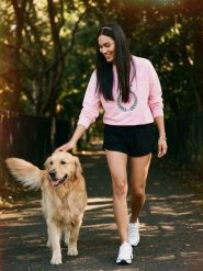 Dresowe szorty z kieszeniami - czarny. Czarne szorty damskie Sinsay, l, bez wzorów, z dresówki. Za 19.99 zł.