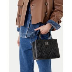 Torebka Nine West. Brązowe torebki do ręki damskie Nine West, bez wzorów, klasyczne, bez dodatków. Za 279.99 zł.