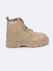 Trapery dziecięce unisex ze skóry ekologicznej beżowe OO374082 801. Brązowe botki dziewczęce Big Star, bez wzorów, ze skóry ekologicznej, z okrągłym noskiem, bez zapięcia. W wyprzedaży za 109.99 zł.