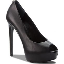 Szpilki GUESS - FLEF24 LEA07 BLACK. Czarne szpilki damskie Guess, ze skóry ekologicznej. Za 719.00 zł.