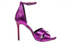 Sandały Bayla-157 4563 158-P Fuksja Lico 157040, Skóra naturalna - 38. Czerwone sandały damskie Bayla, bez wzorów, z materiału, bez obcasa, na platformie, bez zapięcia. W wyprzedaży za 224.10 zł.