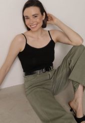 Czarny Bieliźniany Top z Bawełny Ozdobiony Koronkową Lamówką Bervina. Czarne bluzki damskie Born2be, m, bez wzorów, z bawełny, klasyczne, bez kołnierzyka, bez ramiączek. Za 29.99 zł.