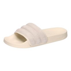 Klapki basenowe adidas Adilette Shower. Szare klapki damskie Adidas, bez wzorów, z materiału, eleganckie, bez obcasa. Za 176.00 zł.