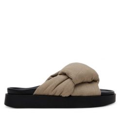 Klapki Inuikii. Brązowe klapki damskie Inuikii, bez wzorów, bez obcasa. Za 559.99 zł.