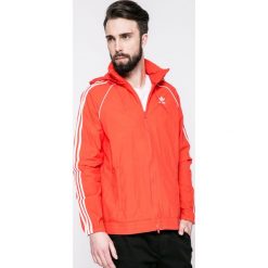 Adidas Originals - Kurtka. Różowe kurtki męskie adidas Originals, z materiału. W wyprzedaży za 219.90 zł.