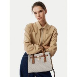 Torebka MICHAEL Michael Kors. Białe torebki do ręki damskie MICHAEL Michael Kors, bez wzorów, klasyczne, bez dodatków. Za 1,239.00 zł.