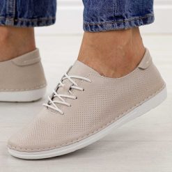 Beżowe ażurowe skórzane półbuty damskie S.Barski 7079. Brązowe półbuty damskie S.BARSKI, na jesień, w ażurowe wzory, z jeansu, casualowe, bez obcasa, na płaskiej podeszwie, bez zapięcia. Za 239.00 zł.