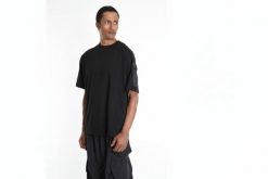 La Haine Inside Us T-shirt | 3Z M1206 | Mężczyzna | Czarny. Czarne t-shirty męskie La Haine Inside Us, l, bez wzorów, z bawełny, eleganckie, bez kołnierzyka. W wyprzedaży za 279.00 zł.