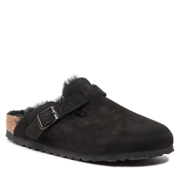 Kapcie Birkenstock. Czarne kapcie damskie Birkenstock, bez wzorów. Za 854.99 zł.
