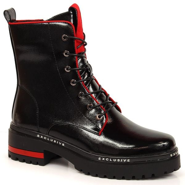 Workery damskie lakierowane ocieplane czarne Filippo DBT3108. Czarne botki damskie Filippo, z lakierowanej skóry, eleganckie, bez obcasa, bez zapięcia. Za 249.99 zł.
