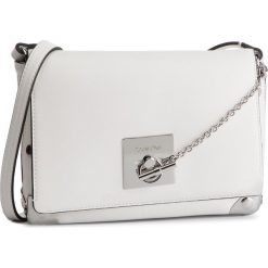 Torebka CALVIN KLEIN - Ck Lock Med Flap Crossbody K60K605060 107. Listonoszki damskie marki Calvin Klein. Za 579.00 zł.