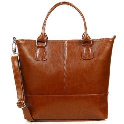 Torebka skórzana damska camel DAN-A T367. Brązowe torebki do ręki damskie DAN-A, bez wzorów, ze skóry, bez dodatków. Za 349.99 zł.