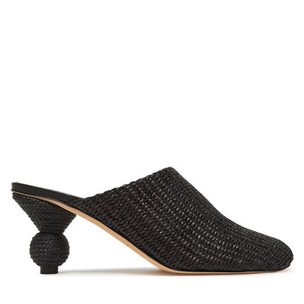 Klapki Weekend Max Mara. Czarne klapki damskie Weekend Max Mara, bez wzorów, bez obcasa. Za 1,939.00 zł.