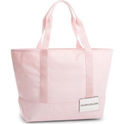 Torebka CALVIN KLEIN JEANS - Sport Essential Carp K40K400607 632. Torebki do ręki damskie marki Calvin Klein Jeans. W wyprzedaży za 299.00 zł.