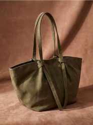Torba shopper z imitacji zamszu - green spruce. Zielone torebki shopper damskie Sinsay, bez wzorów, bez dodatków. Za 59.99 zł.