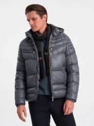 Mocno ocieplona pikowana męska kurtka z odpinanym kapturem – grafitowa V3. Szare kurtki męskie Ombre Clothing, l, z aplikacjami, z materiału. W wyprzedaży za 277.49 zł.