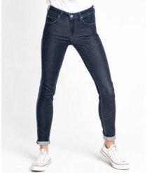 SPODNIE DAMSKIE LEE SCARLETT DRESSED RINSE L31ERK36 112107082. Spodnie materiałowe damskie Lee, l, bez wzorów. W wyprzedaży za 49.99 zł.