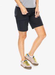Spodenki damskie Houdini Go Shorts. Czarne szorty damskie Houdini, m, bez wzorów, z materiału. Za 594.70 zł.