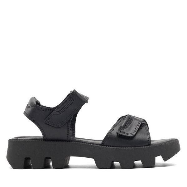 Sandały Lasocki. Czarne sandały damskie Lasocki, bez wzorów, bez obcasa, na płaskiej podeszwie, bez zapięcia. Za 159.99 zł.