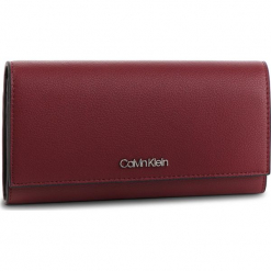 Duży Portfel Damski CALVIN KLEIN - Tack Lrg Trifold K60K604852 242. Czerwone portfele damskie Calvin Klein, ze skóry ekologicznej. Za 279.00 zł.