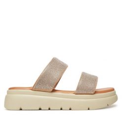 Klapki Clara Barson. Brązowe klapki damskie Clara Barson, bez wzorów, bez obcasa. Za 119.99 zł.