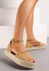 Brązowe Sandały Espadryle na Platformie z Plecionką Ozdobione Ćwiekami Salphie. Brązowe sandały damskie Renee, bez wzorów, bez obcasa, na platformie, bez zapięcia. Za 29.99 zł.