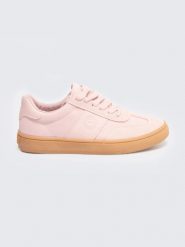 Sneakersy damskie ze skóry naturalnej różowe RR274807 601. Czerwone obuwie sportowe damskie Big Star, bez wzorów, ze skóry. W wyprzedaży za 119.99 zł.