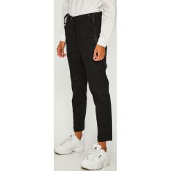 G-Star Raw - Spodnie. Legginsy damskie marki G-Star Raw. W wyprzedaży za 499.90 zł.