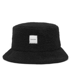 Kapelusz Calvin Klein. Czarne czapki i kapelusze damskie Calvin Klein, bez wzorów. Za 219.99 zł.