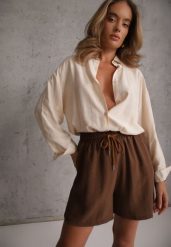 Brązowe Szorty Casual High Waist na Lato Bogate w Wiskozę Ismina. Brązowe szorty damskie Renee, na lato, m, bez wzorów, z materiału, casualowe, z podwyższonym stanem. Za 39.99 zł.