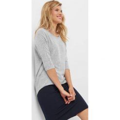 Koszulka basic oversize. Szare bluzki damskie Orsay, z dzianiny, z dekoltem w łódkę. Za 49.99 zł.