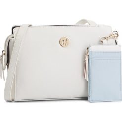 Torebka TOMMY HILFIGER - Charming Tommy Crossover AW0AW06614 104. Listonoszki damskie marki Tommy Hilfiger. Za 539.00 zł.