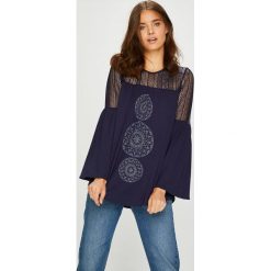 Desigual - Bluzka. Szare bluzki damskie Desigual, z nadrukiem, z dzianiny, casualowe, z okrągłym kołnierzem. Za 249.90 zł.