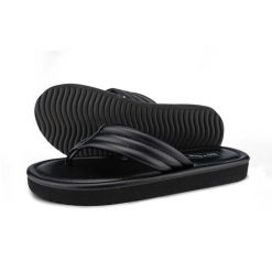 Klapki plażowe damskie Flip Flop Fauna Flip. Czarne klapki damskie Flip Flop, bez wzorów, bez obcasa. Za 100.05 zł.