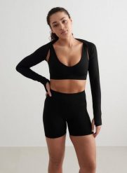 Damskie szorty wysoki stan, squat proof, invisible scrunch Shape Seamless czarne. Czarne szorty sportowe damskie Aim'n, l, bez wzorów, z dzianiny, z podwyższonym stanem, na fitness i siłownię. Za 215.00 zł.