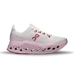 Buty do biegania damskie On Cloudsurfer Max ivory/peony. Czerwone obuwie sportowe damskie On, bez wzorów, z gumy, do biegania. Za 963.25 zł.