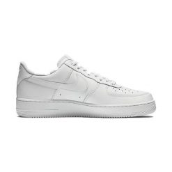 Buty Nike Air Force 1 LE. Białe obuwie sportowe damskie Nike, bez wzorów, trekkingowe, Nike Air Force. Za 529.00 zł.