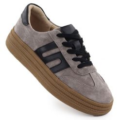 Skórzane półbuty damskie sneakersy zamszowe taupe Filippo DP7114. Półbuty damskie Filippo, bez wzorów, ze skóry, sportowe, bez obcasa, bez zapięcia. Za 167.99 zł.